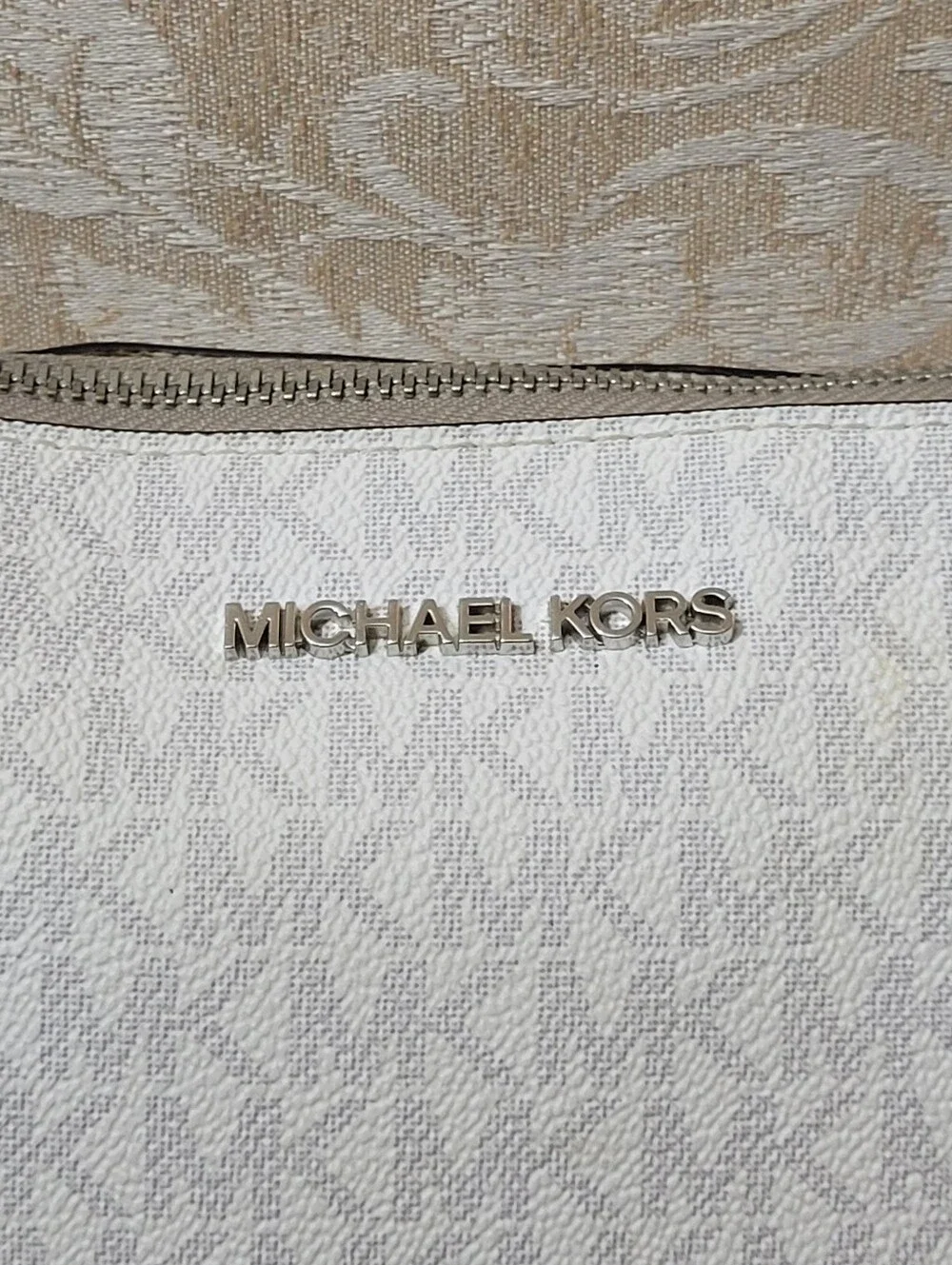 MICHAEL KORS JET SET TRAVEL MEDIUM ZIP POUCHETTE CROSSBODY BAG EUC
